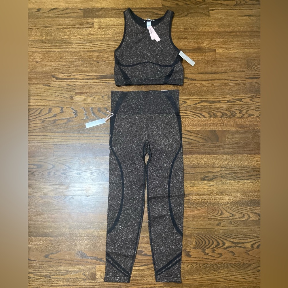Victoria’s Secret-Seamless Shine On Point High Neck Tank & On Point Leggings
